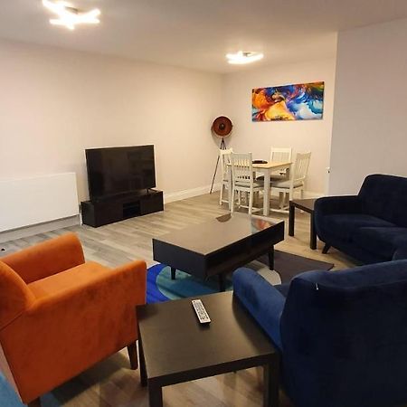 Garland Modern Spacious Apartment, Brentwood 1 المظهر الخارجي الصورة