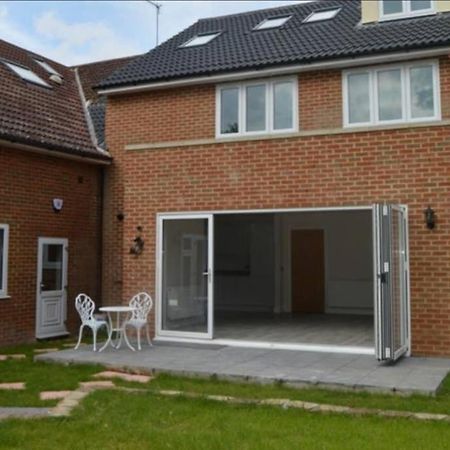 Garland Modern Spacious Apartment, Brentwood 1 المظهر الخارجي الصورة