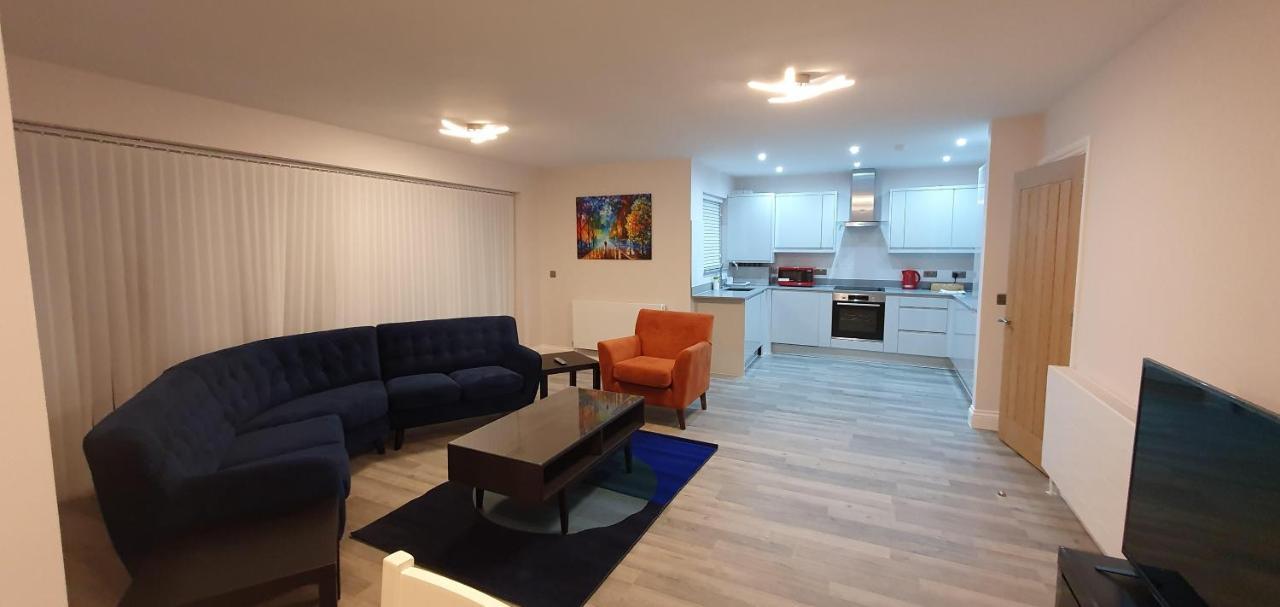 Garland Modern Spacious Apartment, Brentwood 1 المظهر الخارجي الصورة