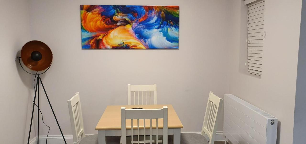 Garland Modern Spacious Apartment, Brentwood 1 المظهر الخارجي الصورة