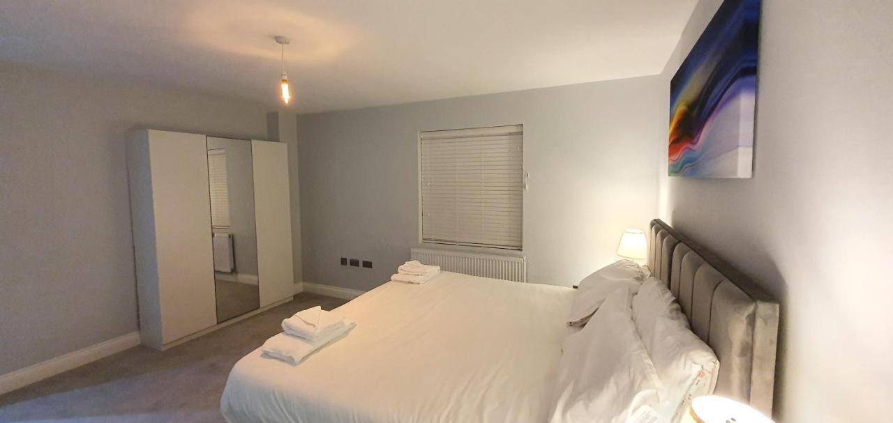 Garland Modern Spacious Apartment, Brentwood 1 المظهر الخارجي الصورة
