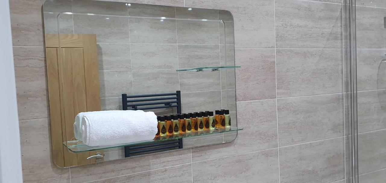 Garland Modern Spacious Apartment, Brentwood 1 المظهر الخارجي الصورة
