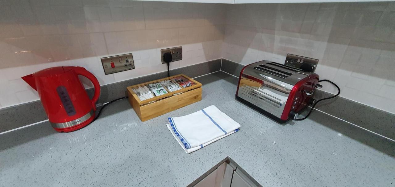 Garland Modern Spacious Apartment, Brentwood 1 المظهر الخارجي الصورة