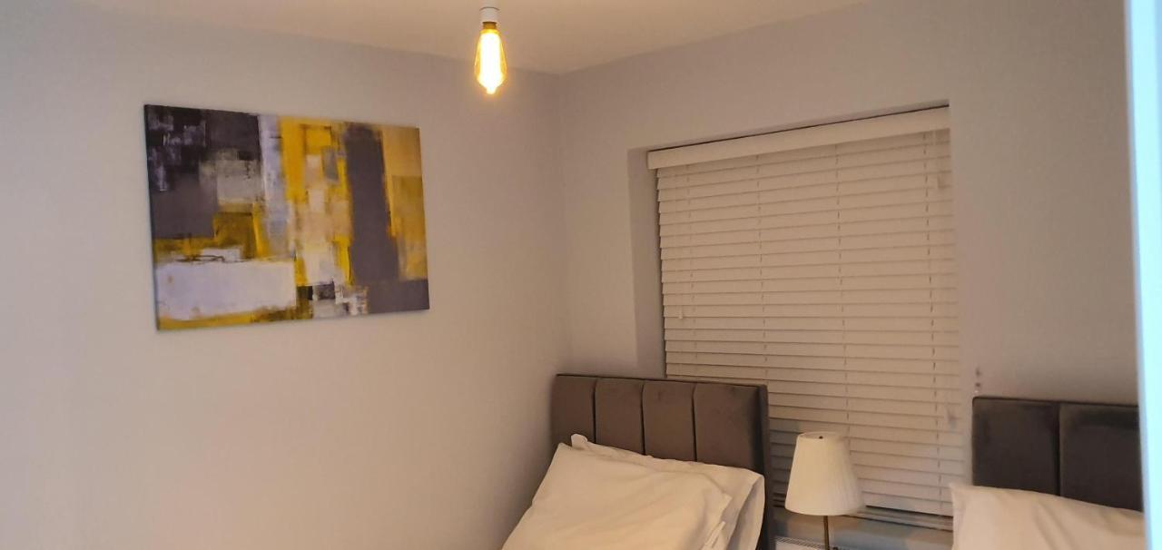 Garland Modern Spacious Apartment, Brentwood 1 المظهر الخارجي الصورة