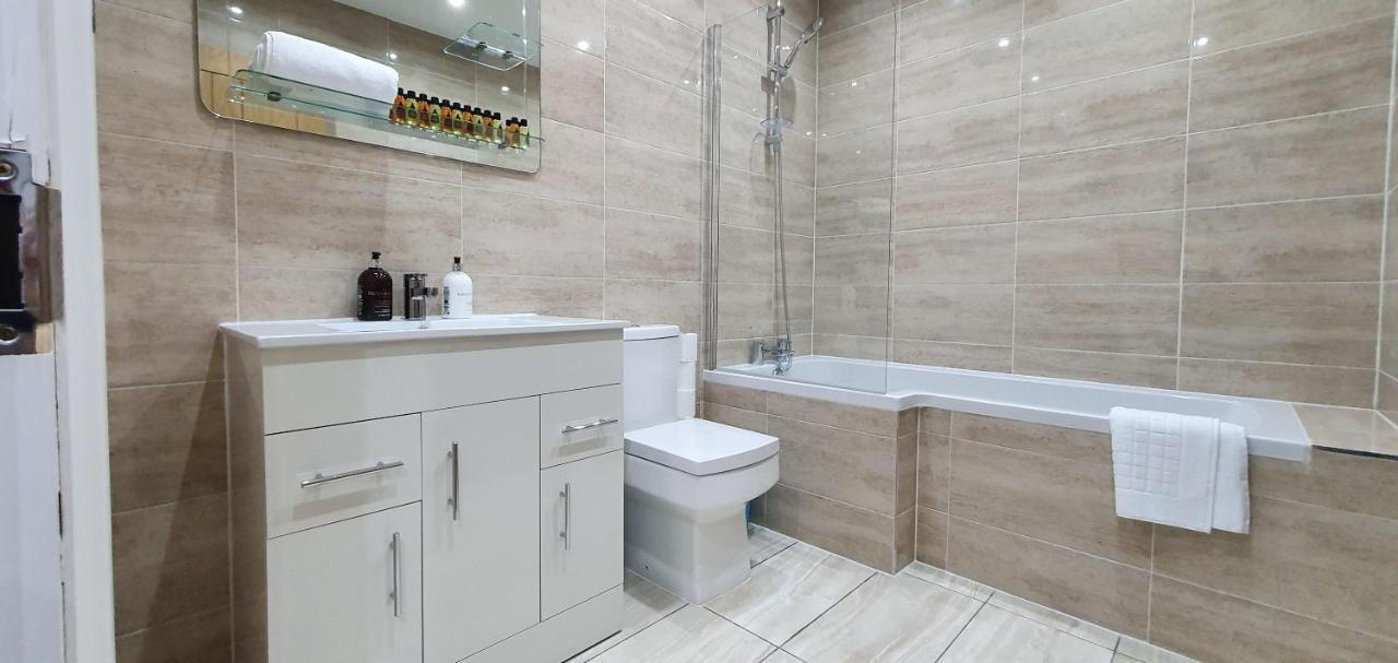 Garland Modern Spacious Apartment, Brentwood 1 المظهر الخارجي الصورة
