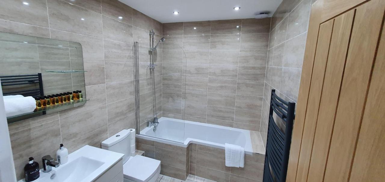 Garland Modern Spacious Apartment, Brentwood 1 المظهر الخارجي الصورة